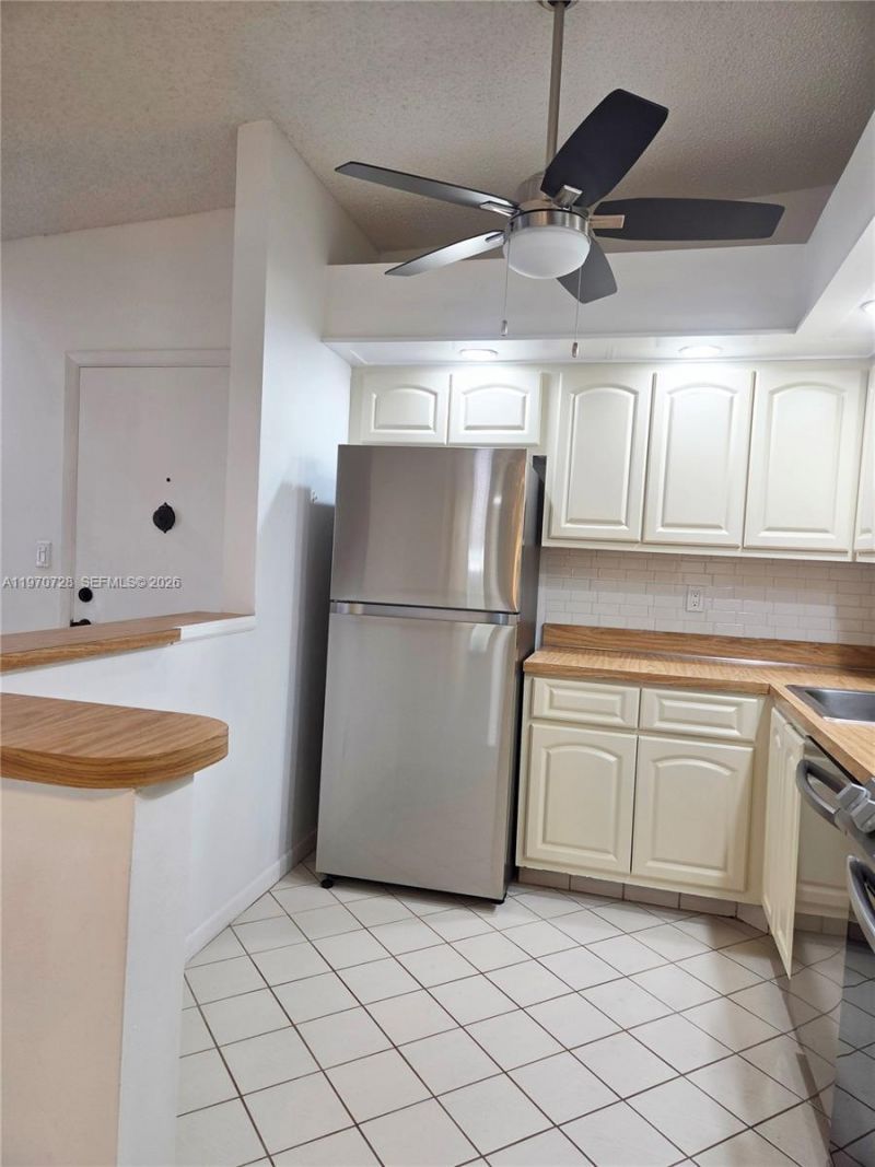 9842 Belfort Cir, Unit 214A4, Tamarac, FL 33321 Photo