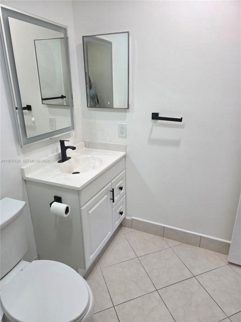 9842 Belfort Cir, Unit 214A4, Tamarac, FL 33321 Photo