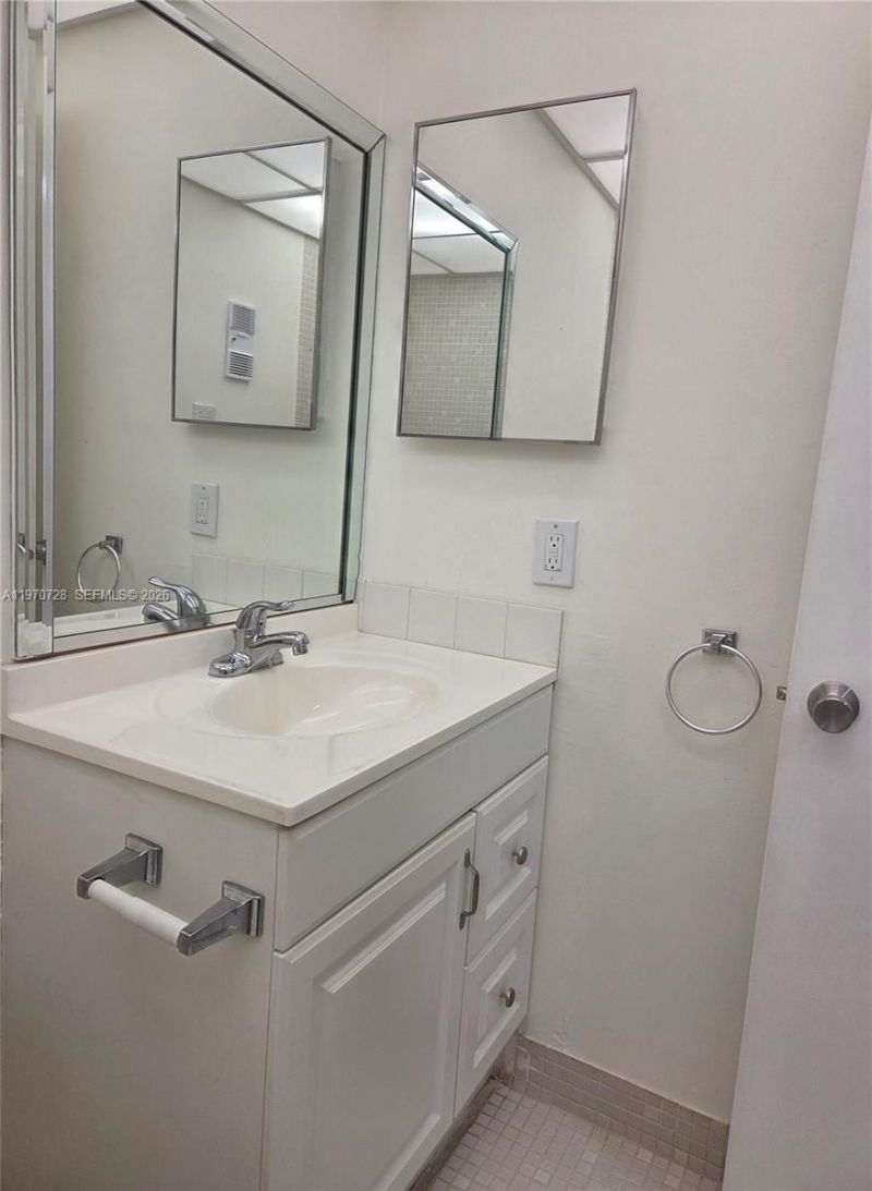 9842 Belfort Cir, Unit 214A4, Tamarac, FL 33321 Photo