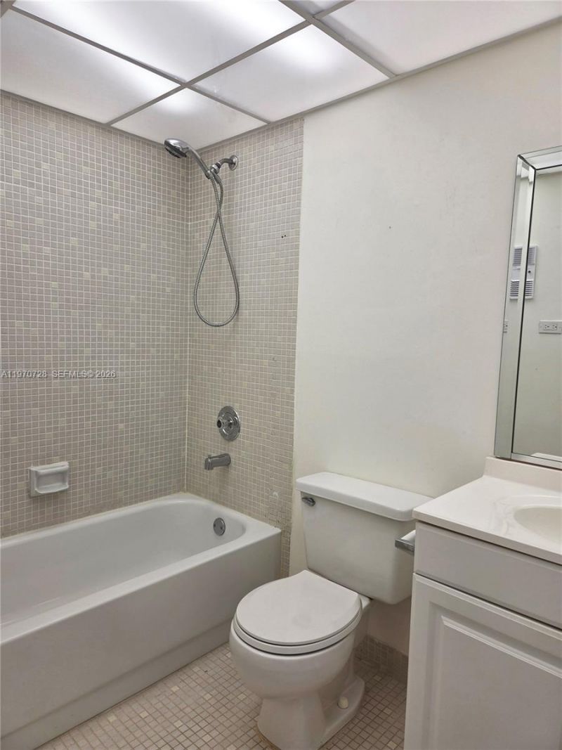 9842 Belfort Cir, Unit 214A4, Tamarac, FL 33321 Photo