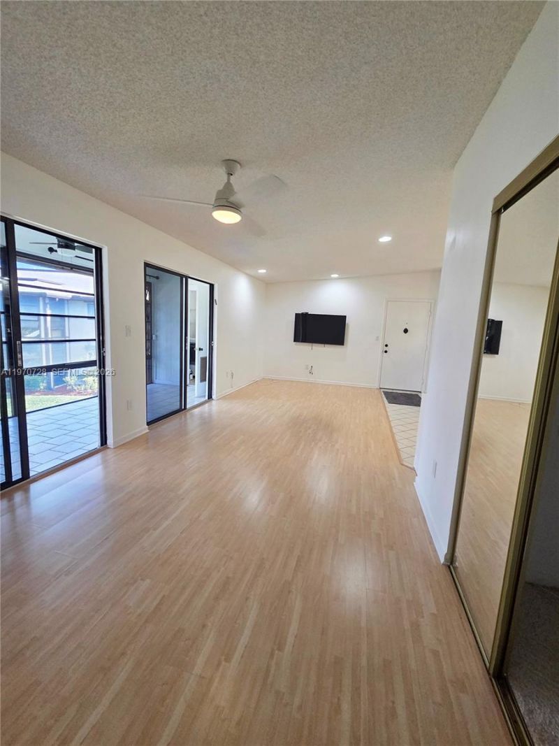 9842 Belfort Cir, Unit 214A4, Tamarac, FL 33321 Photo