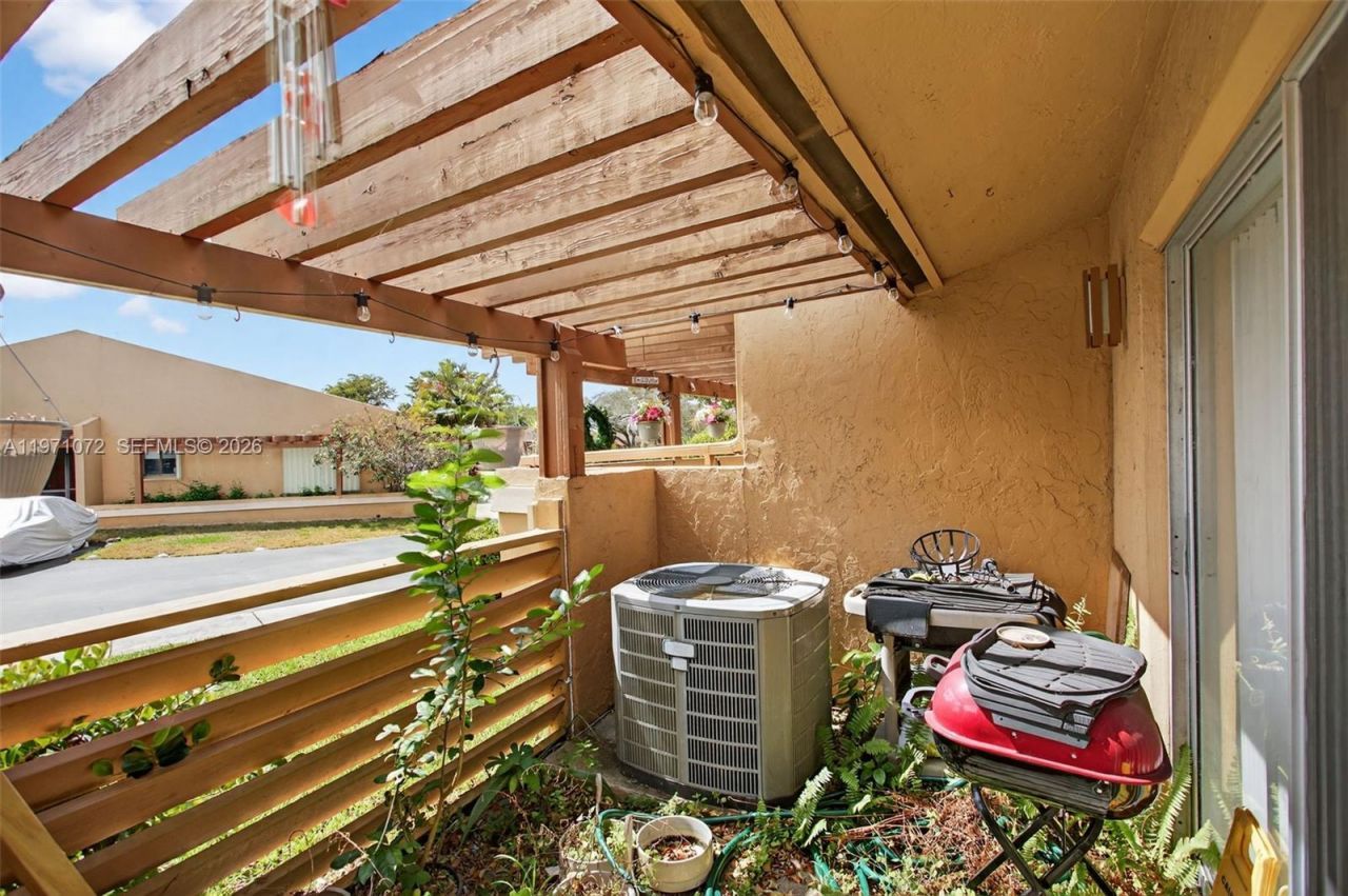 802 NW 79th Ter, Plantation, FL 33324 Photo