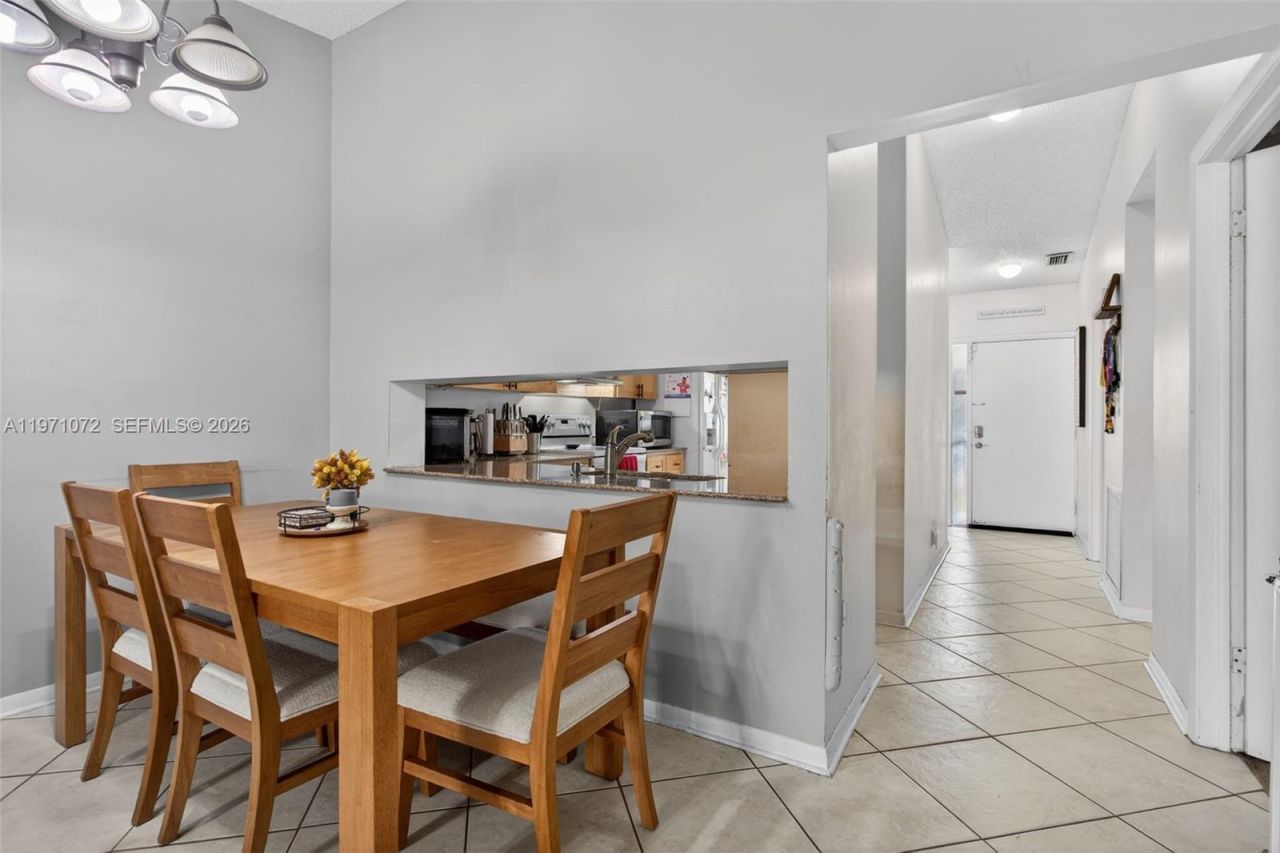 802 NW 79th Ter, Plantation, FL 33324 Photo