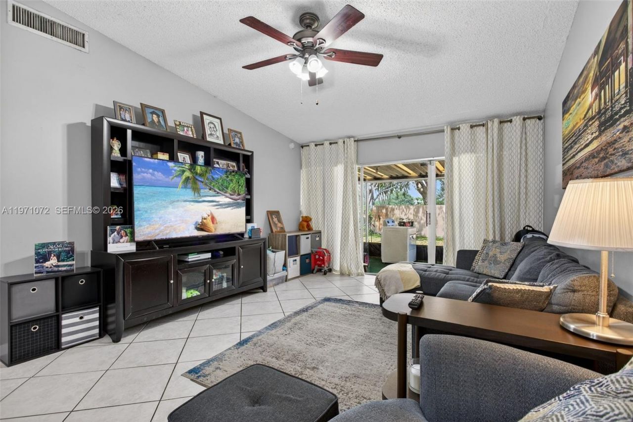 802 NW 79th Ter, Plantation, FL 33324 Photo
