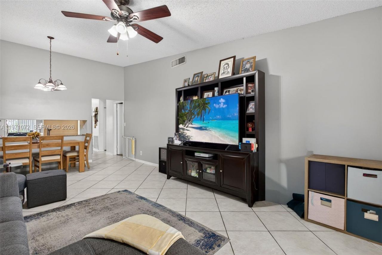 802 NW 79th Ter, Plantation, FL 33324 Photo