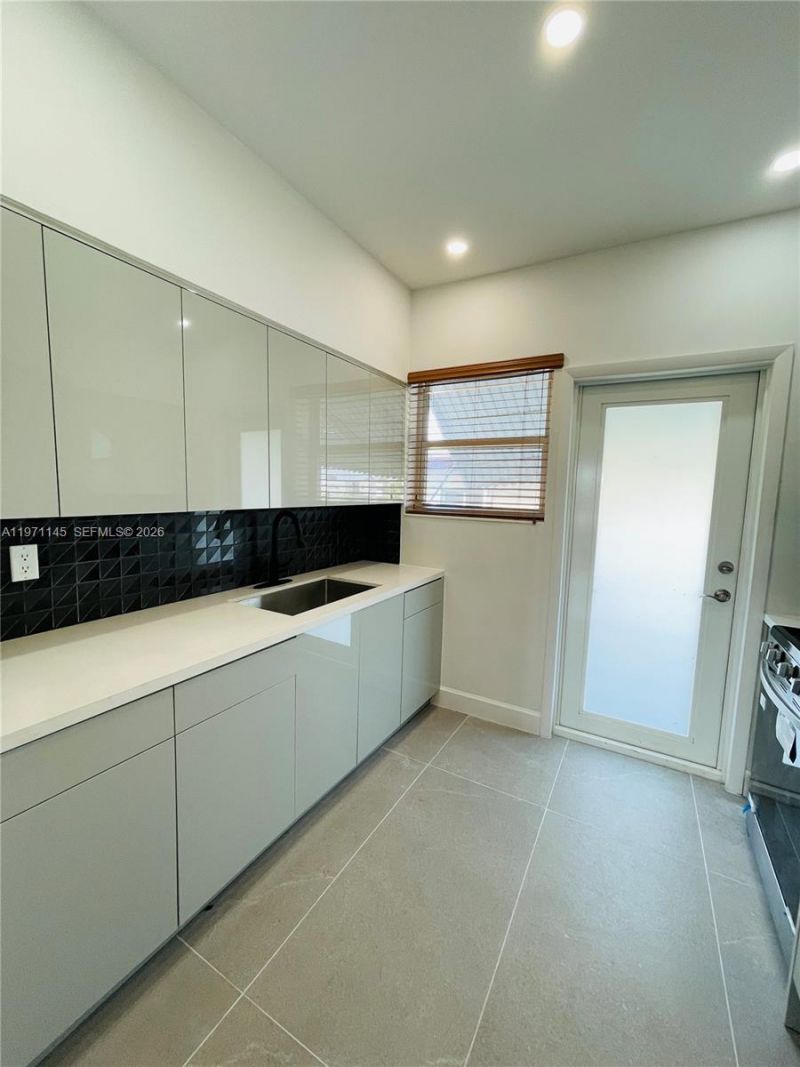 1905 Calais Dr , Unit 7, Miami Beach, FL 33141 Photo