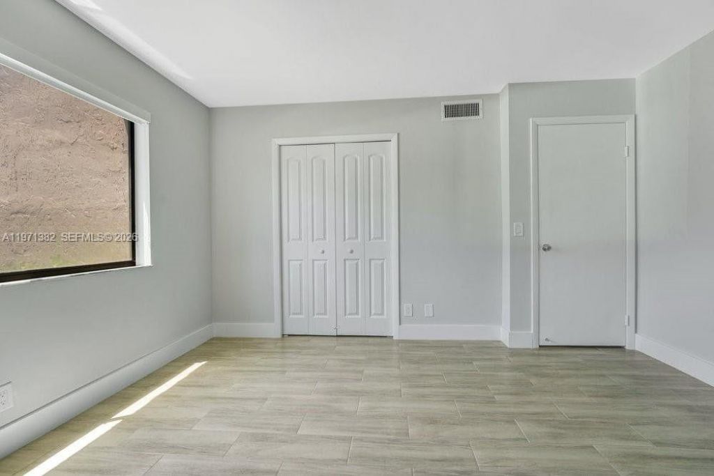 380 Racquet Club Rd , Unit 105, Weston, FL 33326 Photo