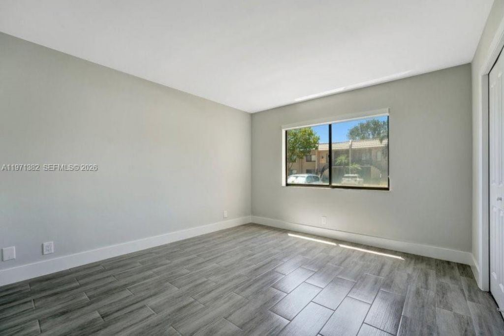 380 Racquet Club Rd , Unit 105, Weston, FL 33326 Photo