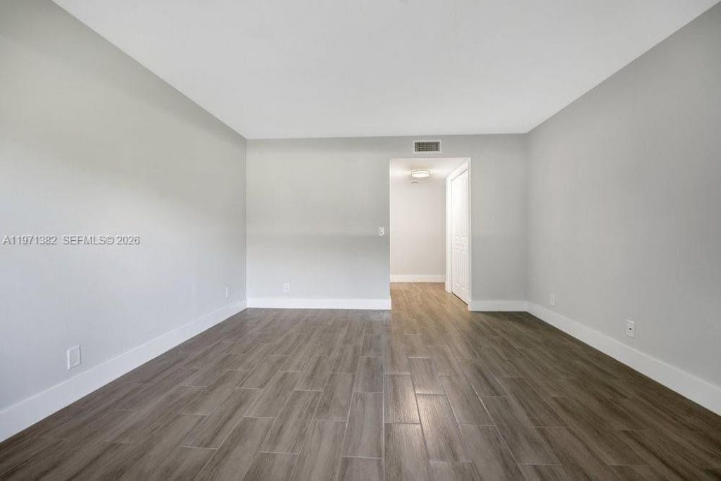 380 Racquet Club Rd , Unit 105, Weston, FL 33326 Photo