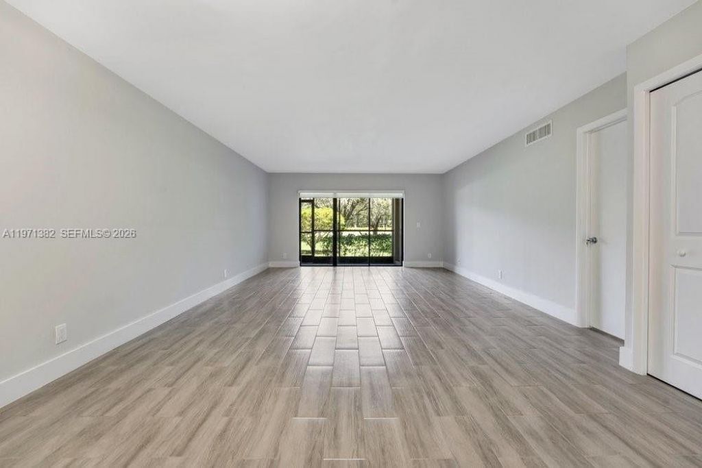 380 Racquet Club Rd , Unit 105, Weston, FL 33326 Photo