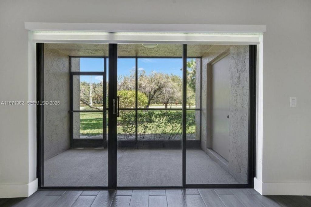 380 Racquet Club Rd , Unit 105, Weston, FL 33326 Photo