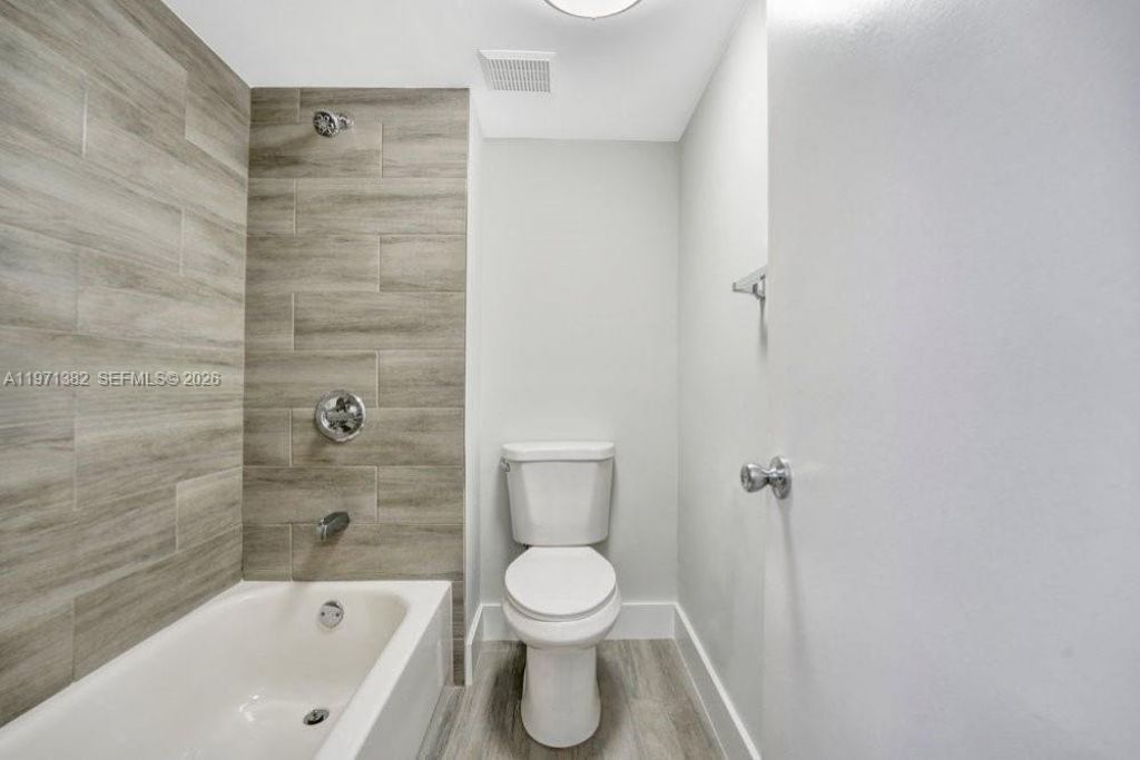 380 Racquet Club Rd , Unit 105, Weston, FL 33326 Photo