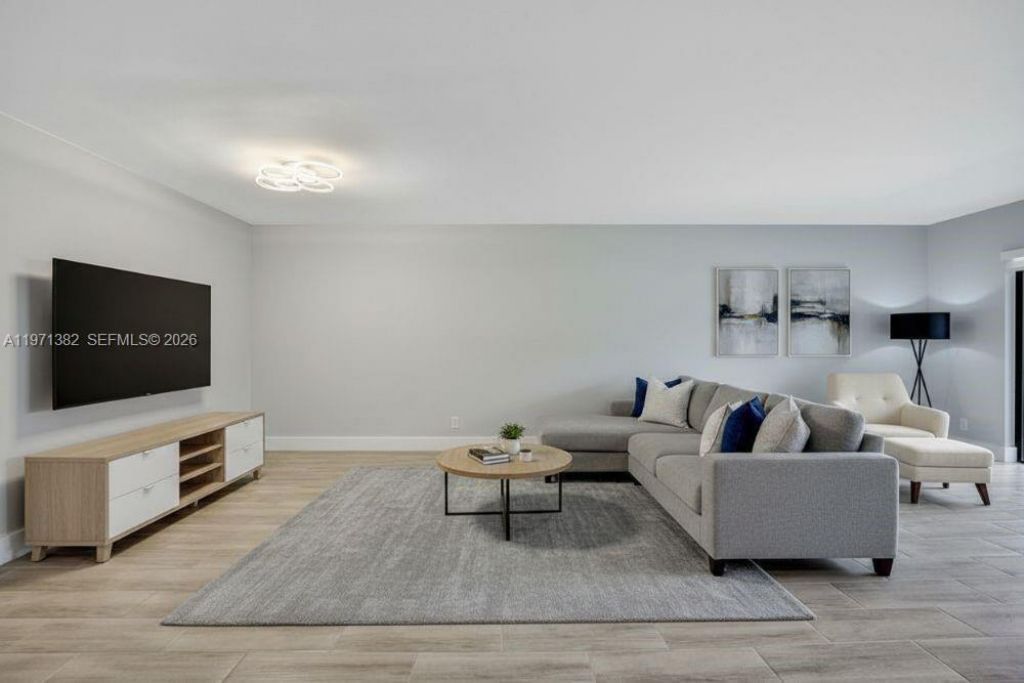 380 Racquet Club Rd , Unit 105, Weston, FL 33326 Photo