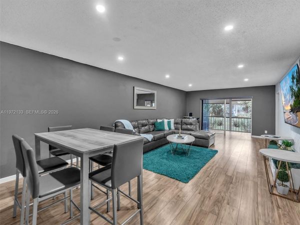 6201 N Falls Cir Dr , Unit 210, Lauderhill, FL 33319