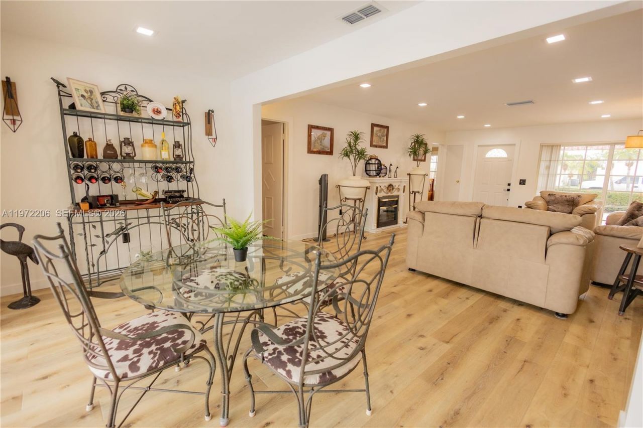 11901 NW 31st Pl, Sunrise, FL 33323 Photo