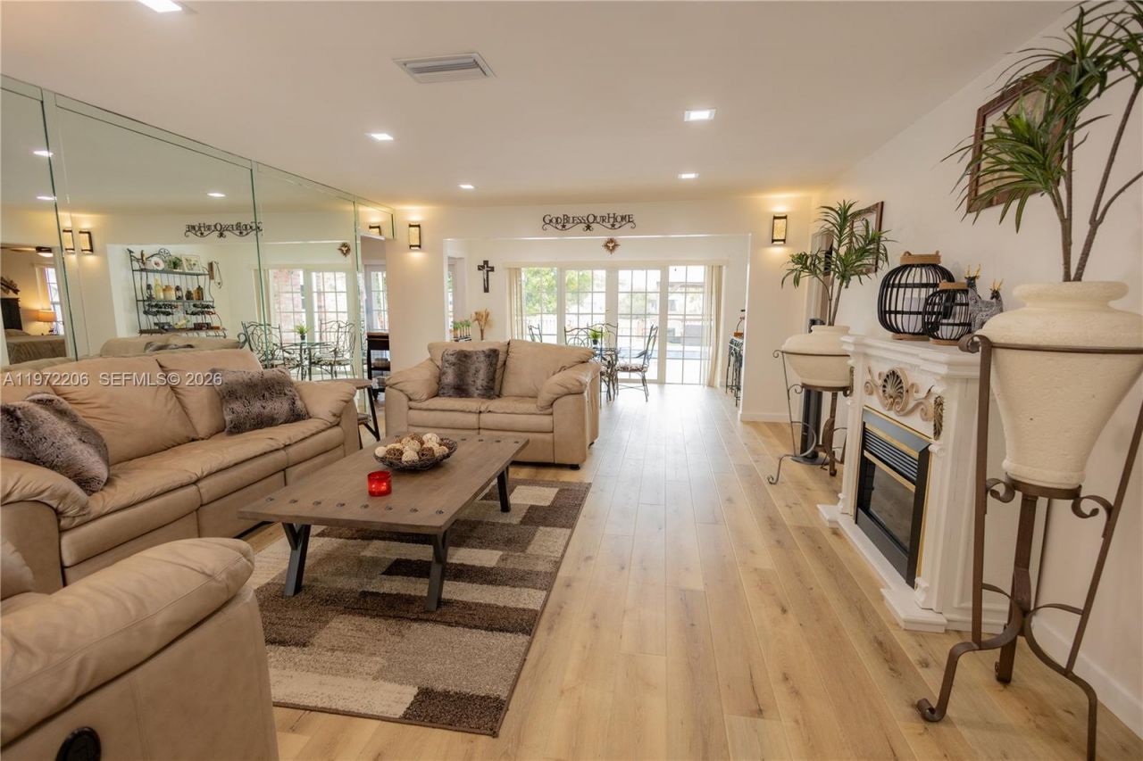 11901 NW 31st Pl, Sunrise, FL 33323 Photo