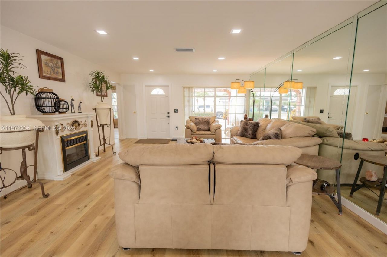 11901 NW 31st Pl, Sunrise, FL 33323 Photo