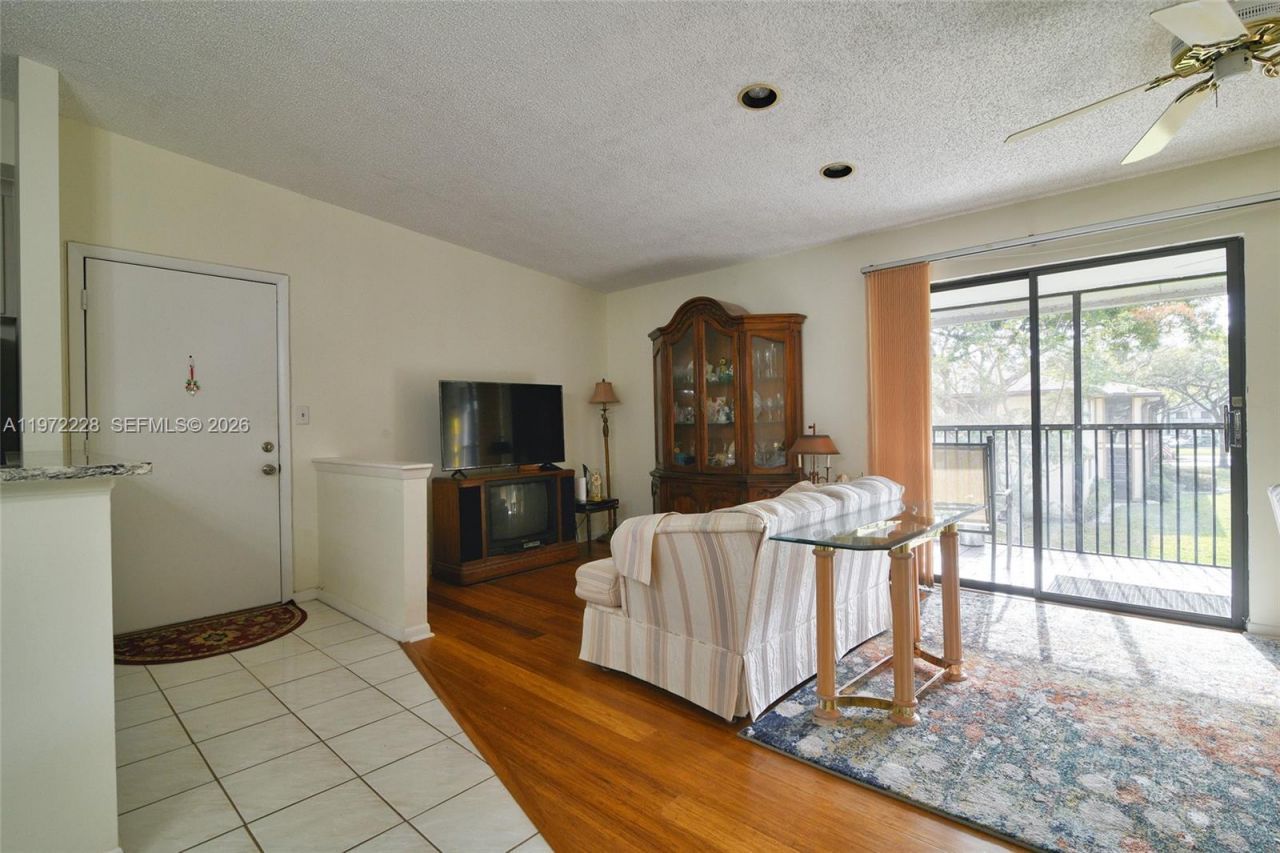 10975 W Clairmont Cir, Unit 207, Tamarac, FL 33321 Photo