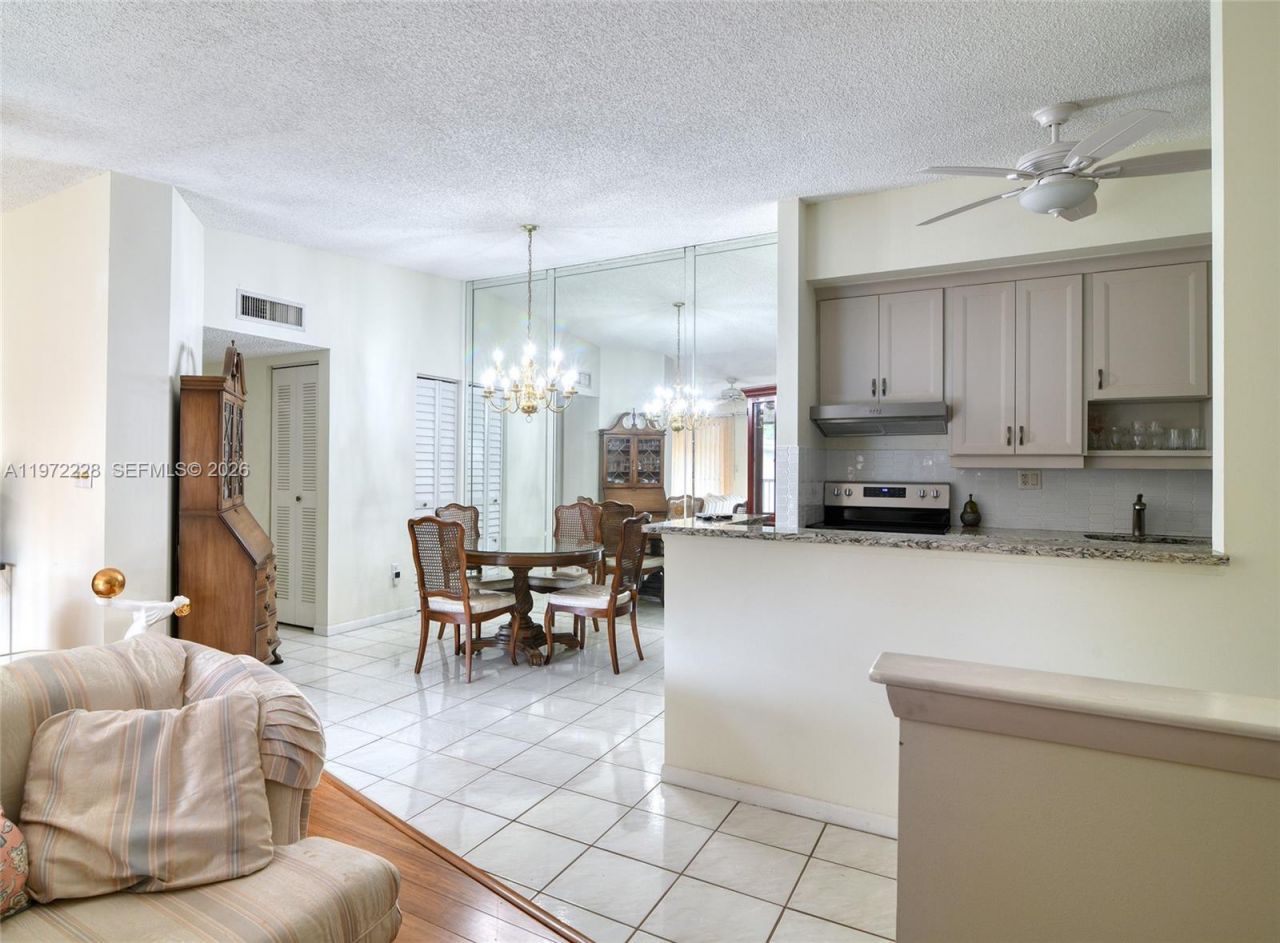 10975 W Clairmont Cir, Unit 207, Tamarac, FL 33321 Photo