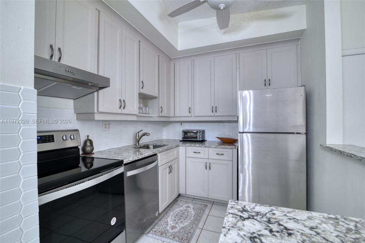 10975 W Clairmont Cir, Unit 207, Tamarac, FL 33321 Photo
