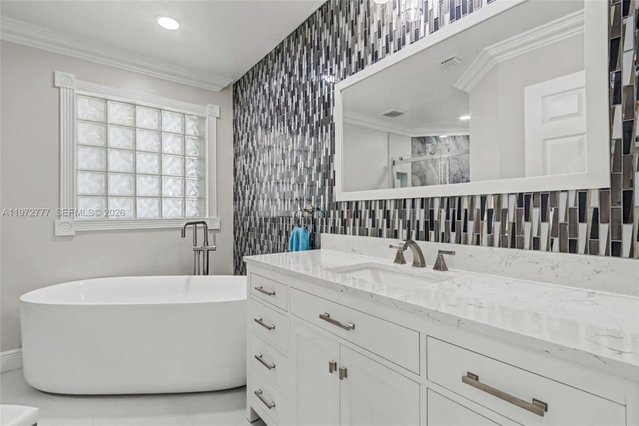 1110 Lemonwood St , Hollywood, FL 33019 Photo