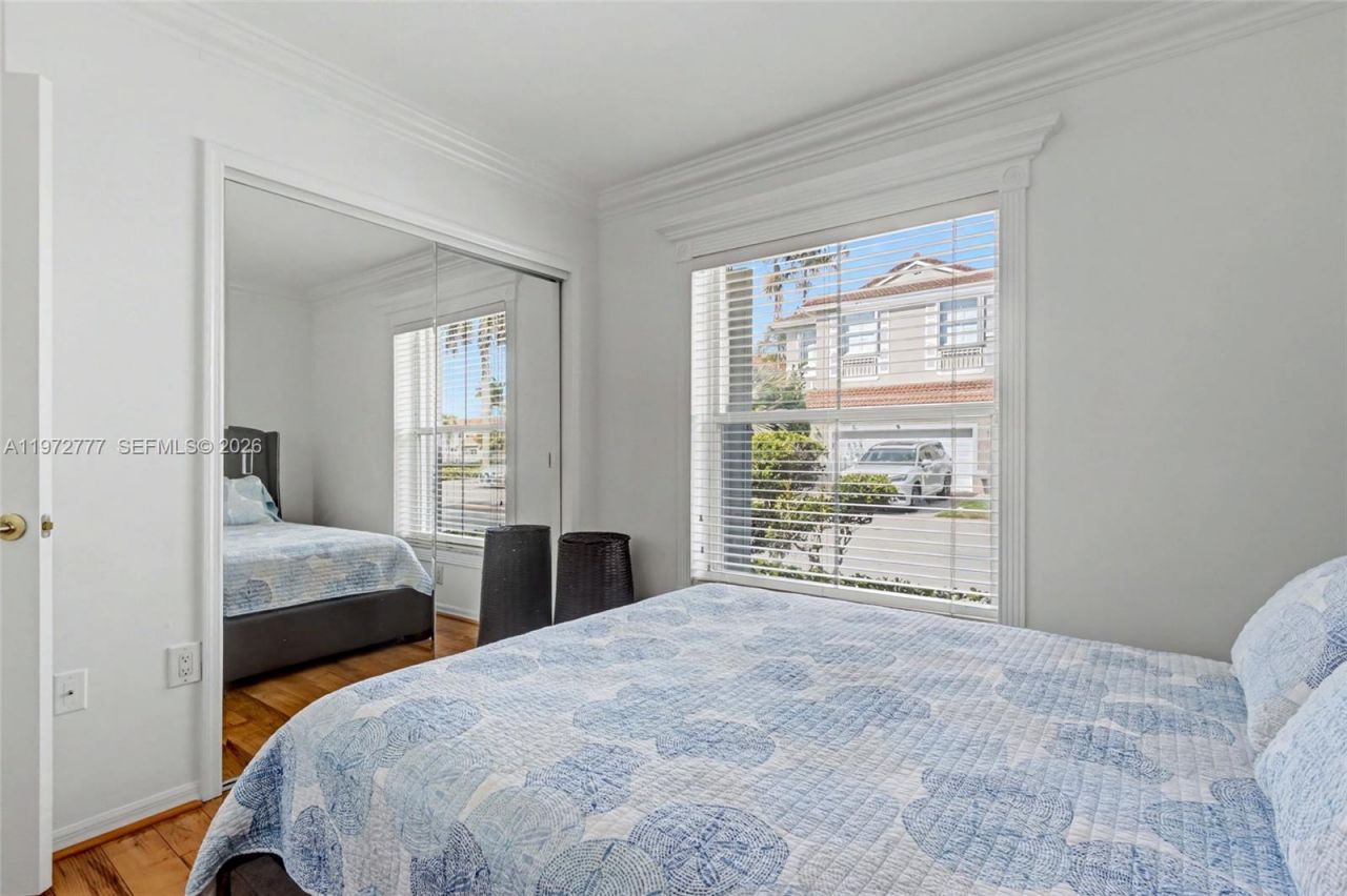 1110 Lemonwood St , Hollywood, FL 33019 Photo