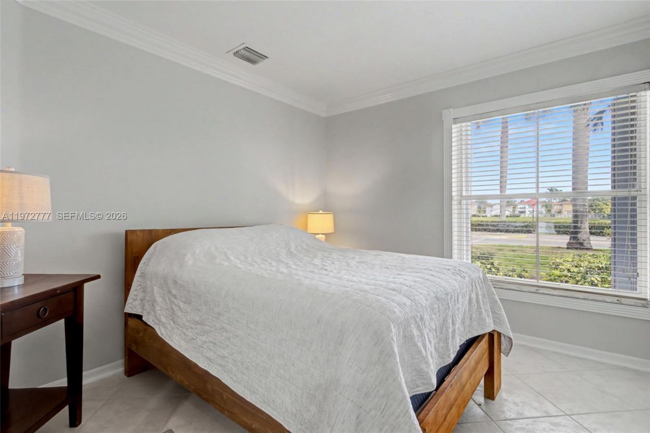 1110 Lemonwood St , Hollywood, FL 33019 Photo