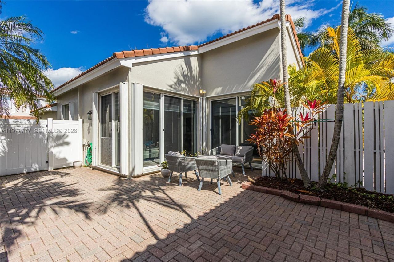 1110 Lemonwood St , Hollywood, FL 33019 Photo