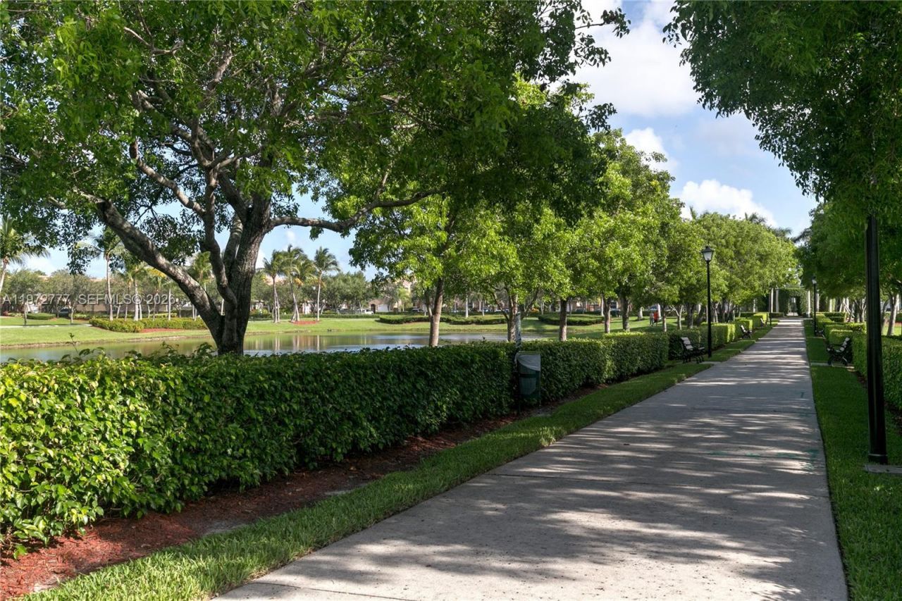 1110 Lemonwood St , Hollywood, FL 33019 Photo