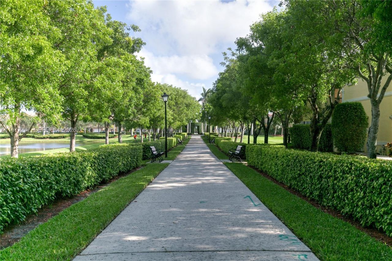 1110 Lemonwood St , Hollywood, FL 33019 Photo