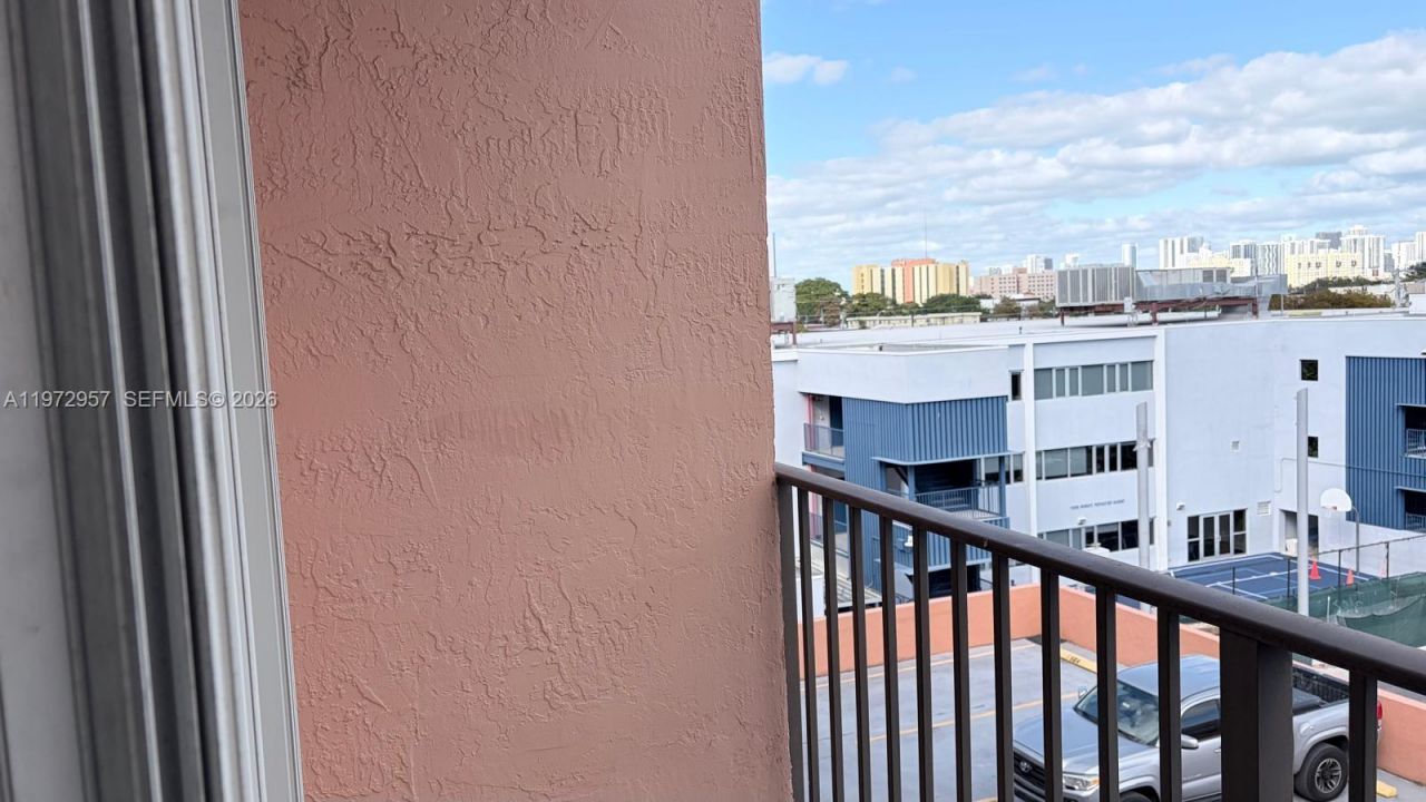 199 SW 12th Ave, Unit 415B, Miami, FL 33130 Photo