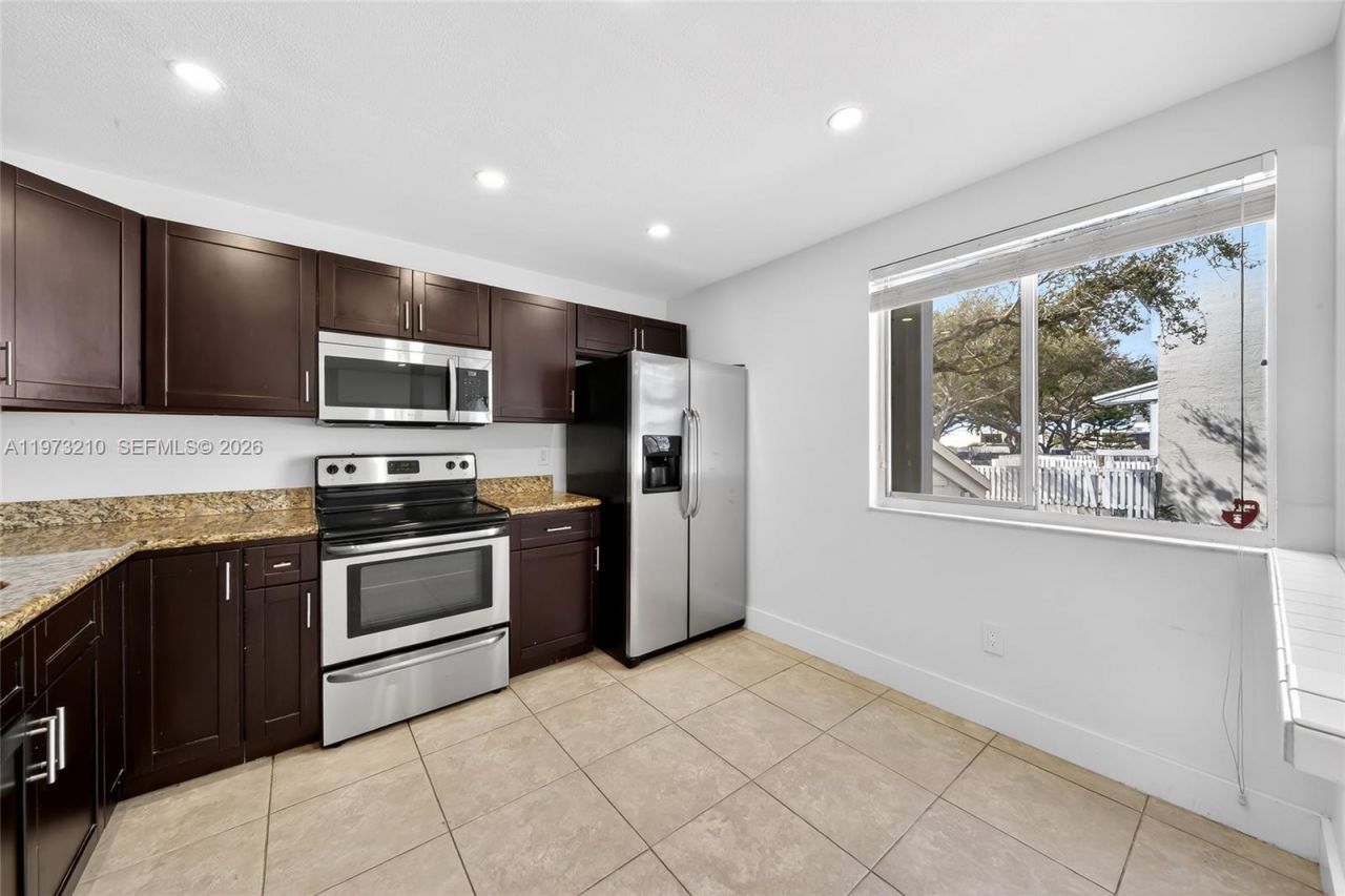 10274 SW 222nd St, Cutler Bay, FL 33190 Photo