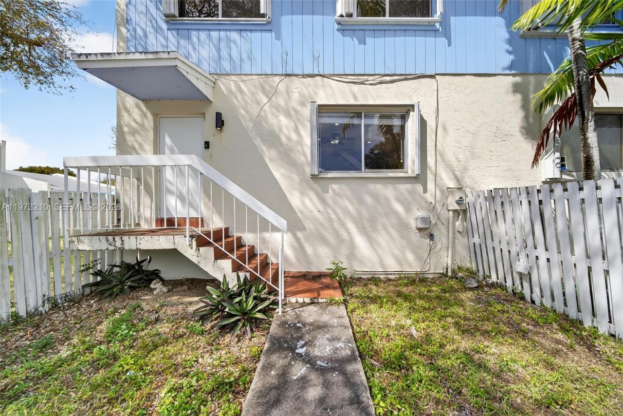 10274 SW 222nd St, Cutler Bay, FL 33190 Photo