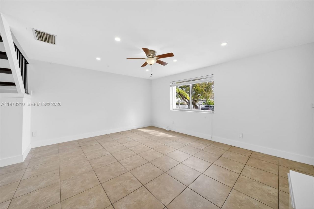 10274 SW 222nd St, Cutler Bay, FL 33190 Photo