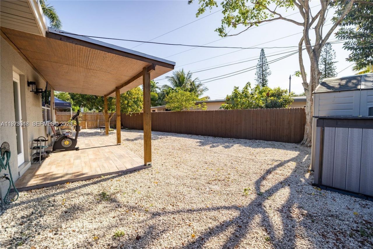 2950 NE 11th Ave , Pompano Beach, FL 33064 Photo