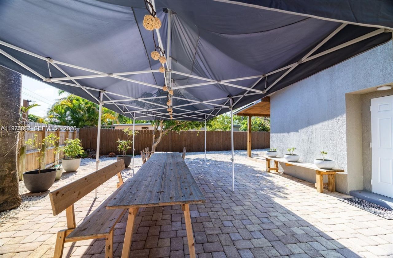 2950 NE 11th Ave , Pompano Beach, FL 33064 Photo