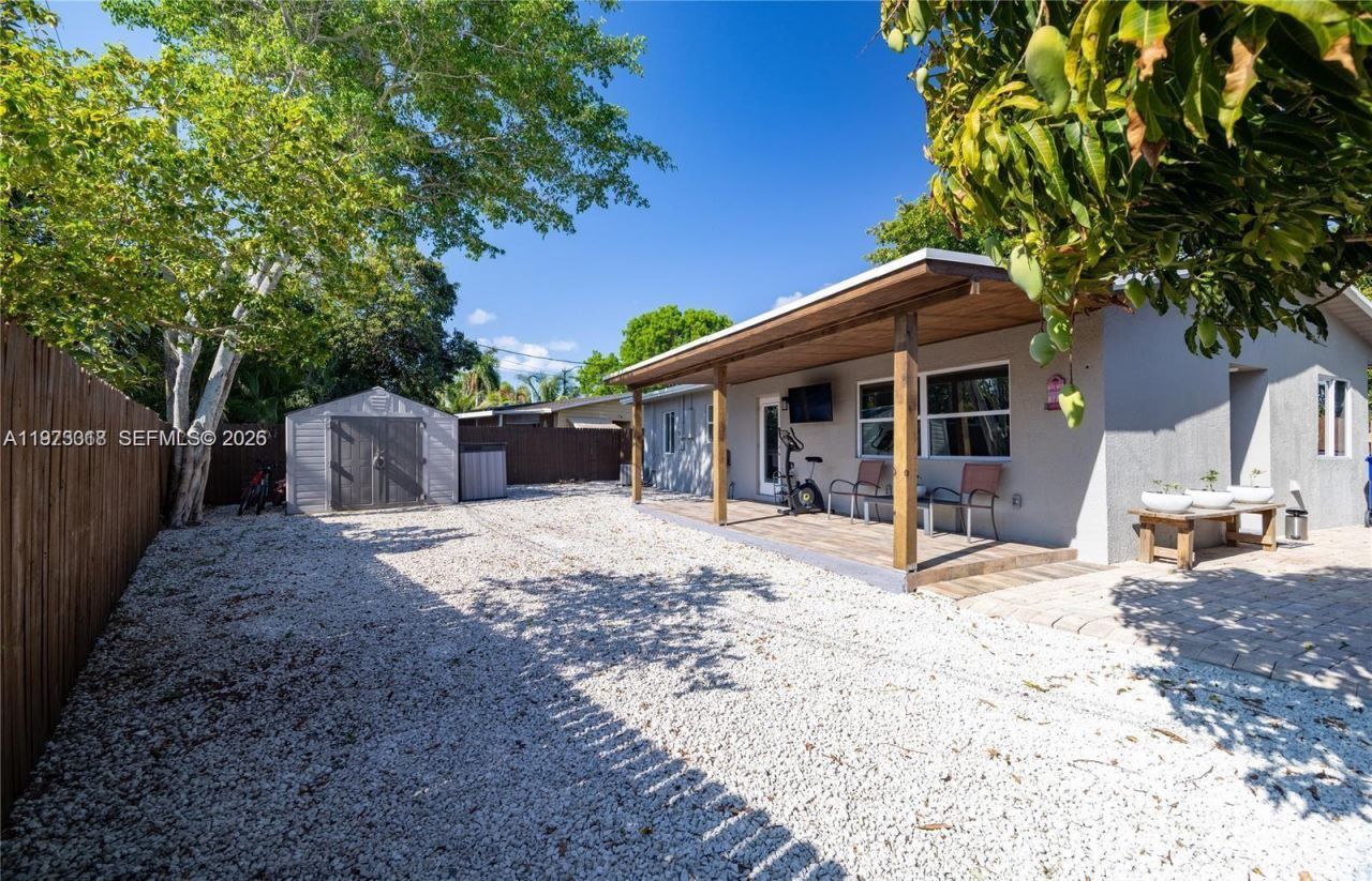 2950 NE 11th Ave , Pompano Beach, FL 33064 Photo