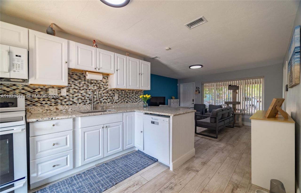 2950 NE 11th Ave , Pompano Beach, FL 33064 Photo