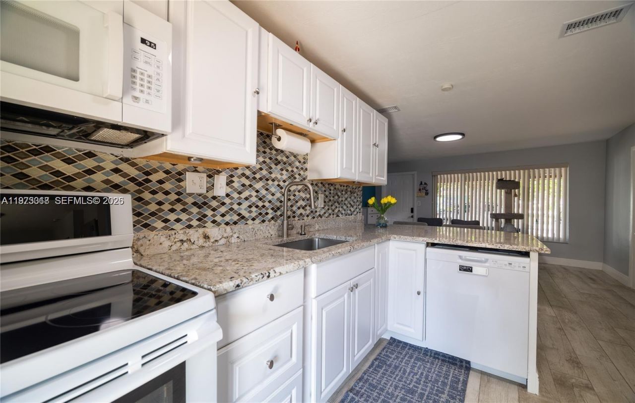 2950 NE 11th Ave , Pompano Beach, FL 33064 Photo