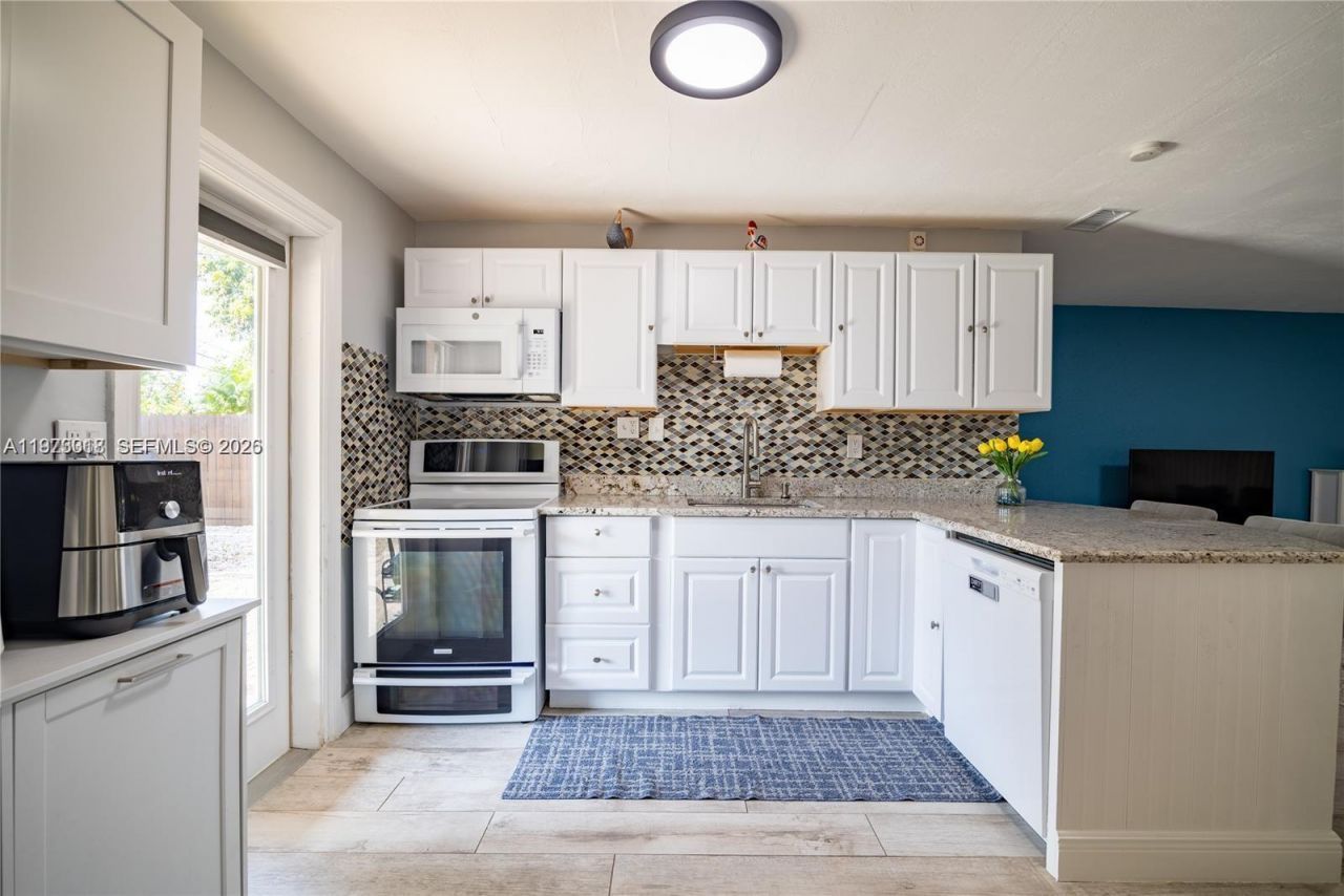 2950 NE 11th Ave , Pompano Beach, FL 33064 Photo