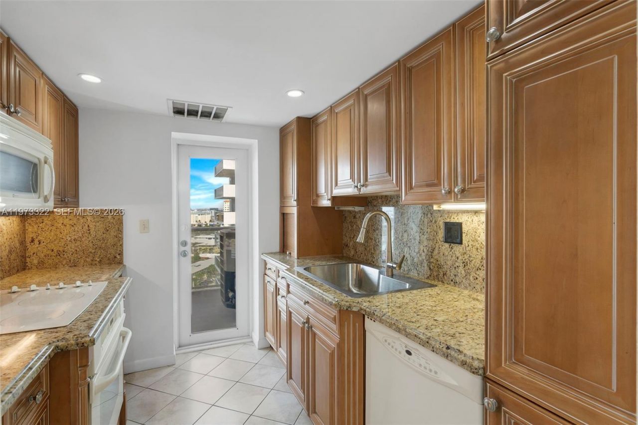 2701 N Ocean Blvd , Unit 14B, Fort Lauderdale, FL 33308 Photo