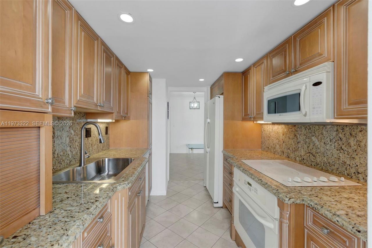 2701 N Ocean Boulevard, Unit 14B, Fort Lauderdale, FL 33308 Photo