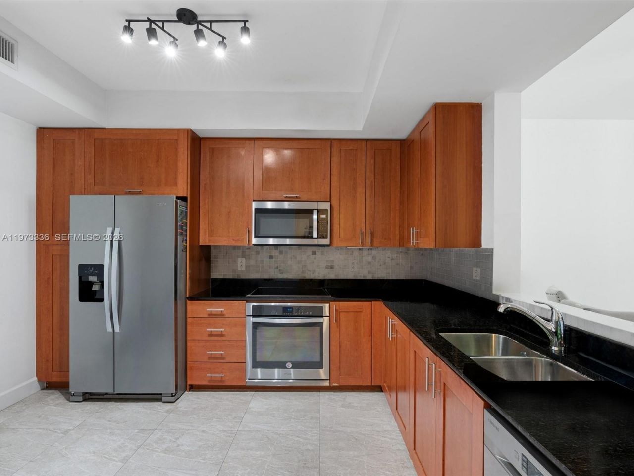 3340 NE 190th St, Unit 204, Aventura, FL 33180 Photo