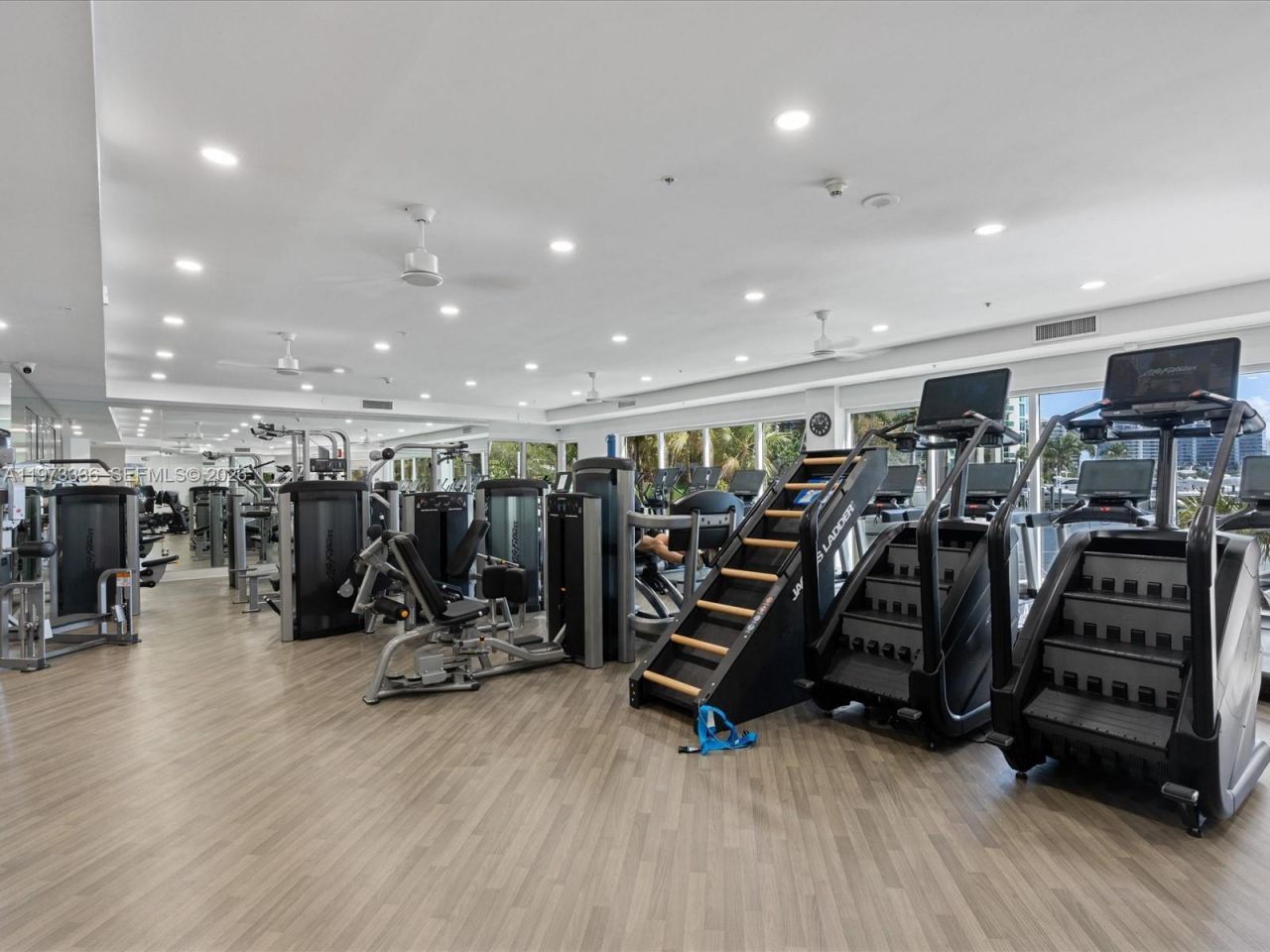 3340 NE 190th St, Unit 204, Aventura, FL 33180 Photo