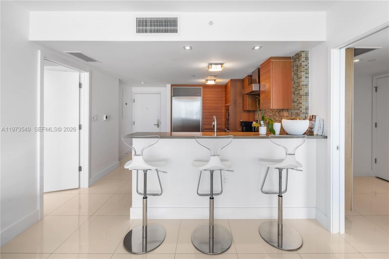 6801 Collins Ave, Unit LPH06 Door, Miami Beach, FL 33141 Photo
