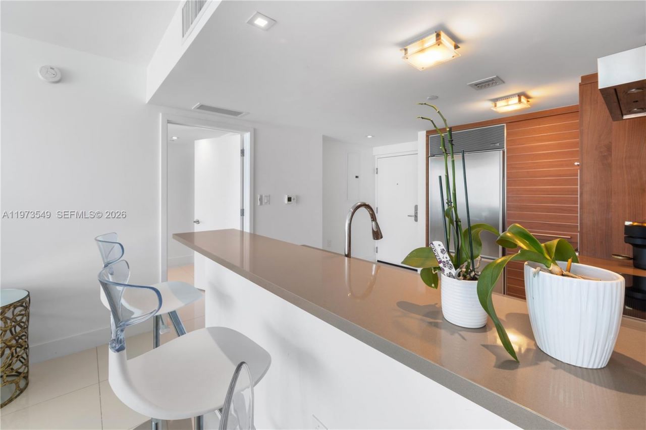 6801 Collins Ave, Unit LPH06 Door, Miami Beach, FL 33141 Photo