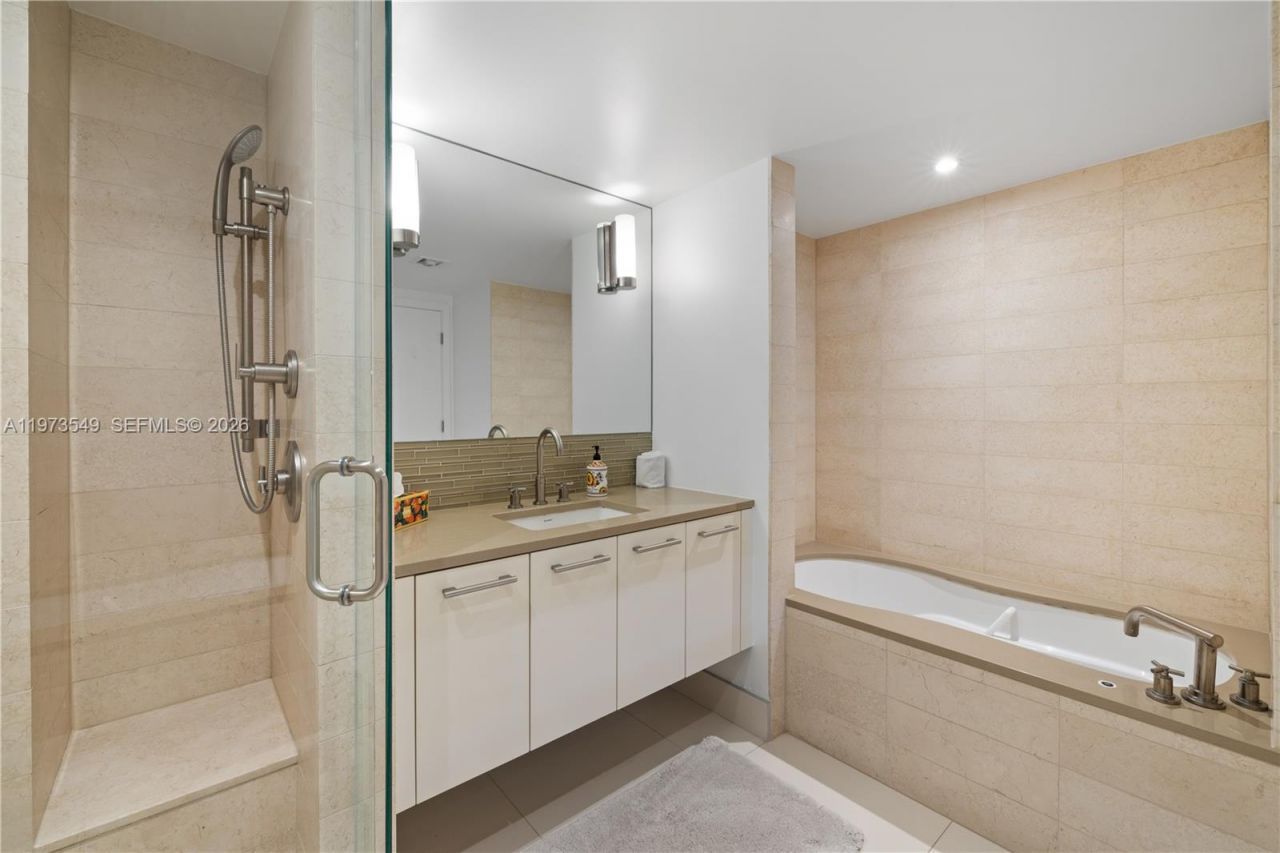 6801 Collins Ave, Unit LPH06 Door, Miami Beach, FL 33141 Photo