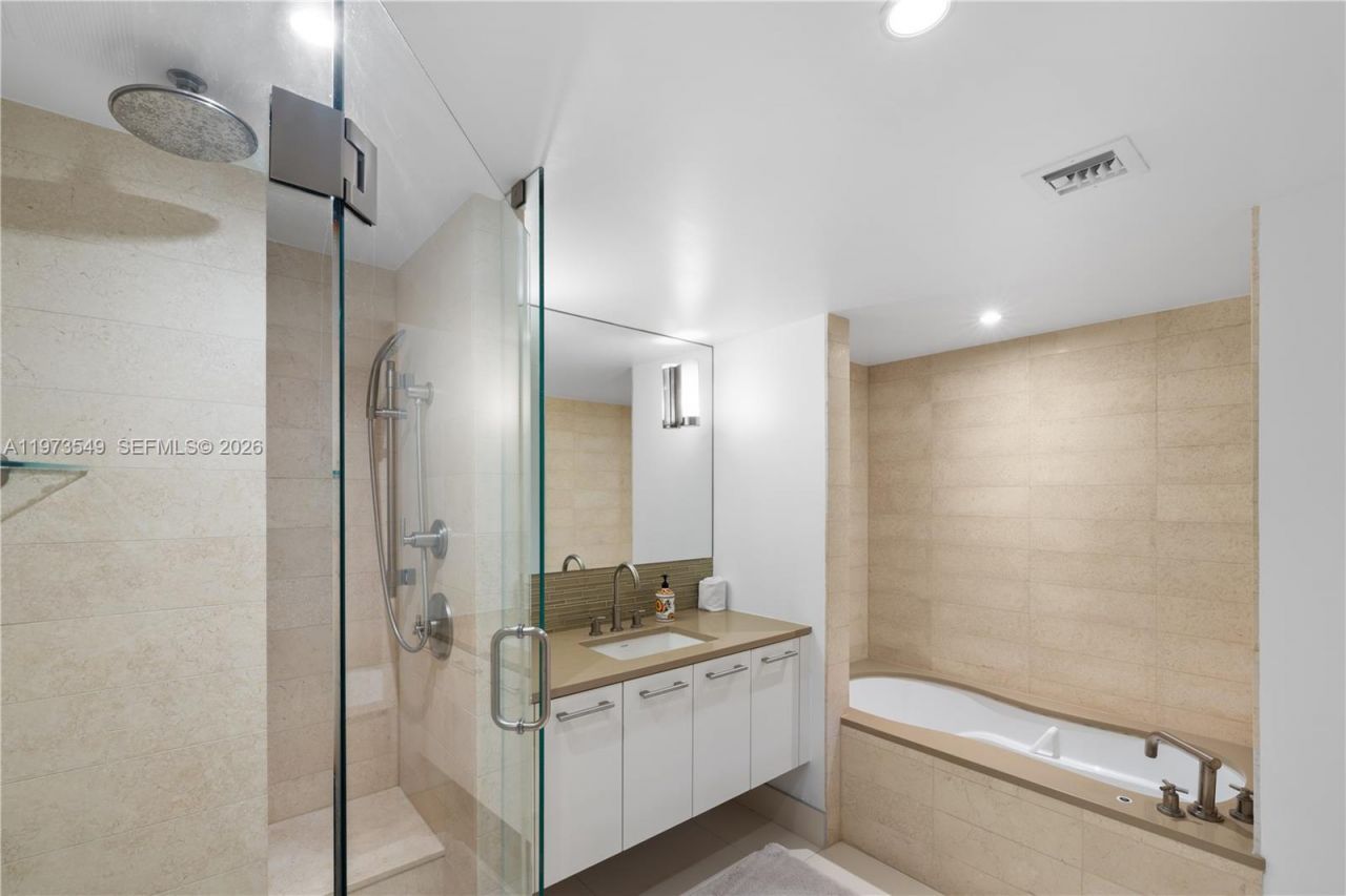 6801 Collins Ave, Unit LPH06 Door, Miami Beach, FL 33141 Photo