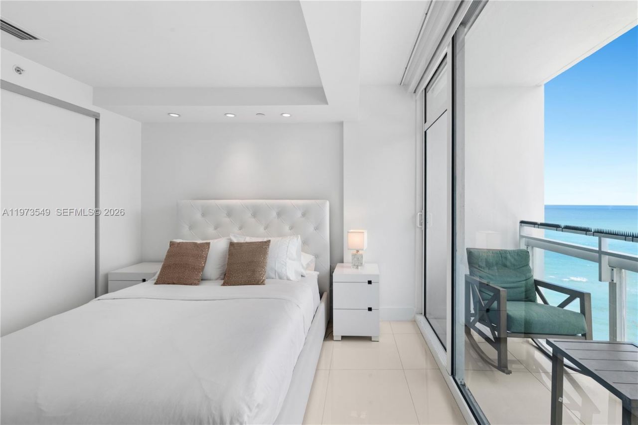 6801 Collins Ave, Unit LPH06 Door, Miami Beach, FL 33141 Photo