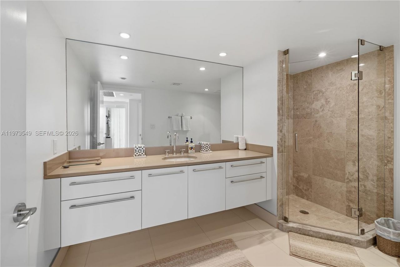 6801 Collins Ave, Unit LPH06 Door, Miami Beach, FL 33141 Photo